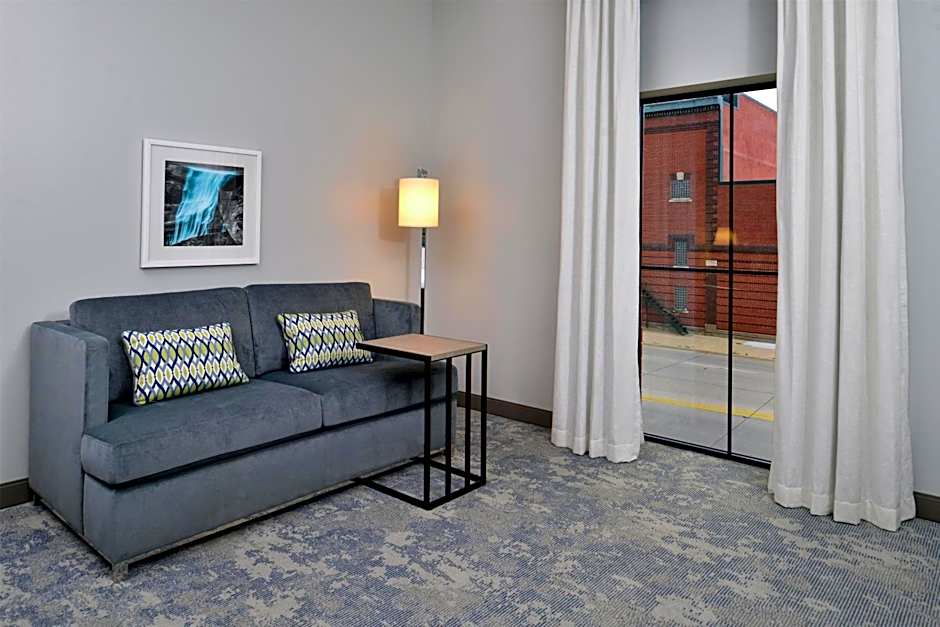 Hampton Inn by Hilton Cedar Falls Downtown