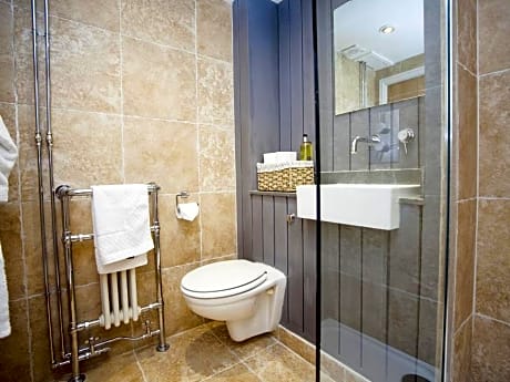 Double or Twin-Ensuite