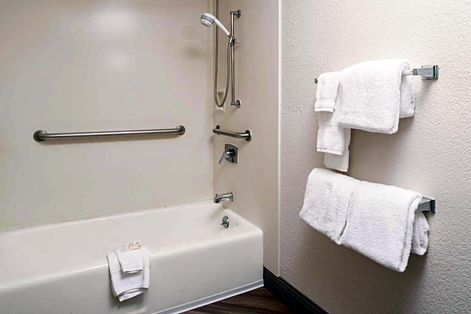 Motel 6-Brampton, ON - Toronto
