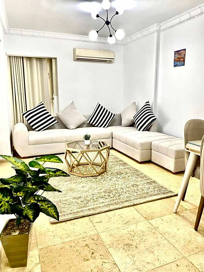 ALEX HOMES - Stanley Cozy Apartments with Direct Sea View