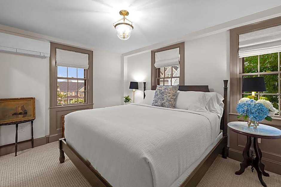 The Davenport Inn