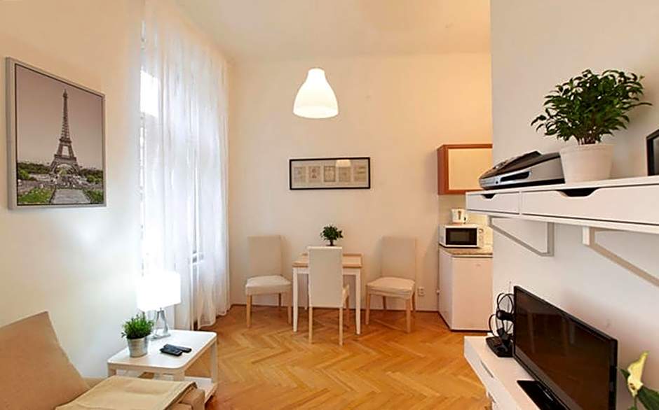 Angel City Aparthotel