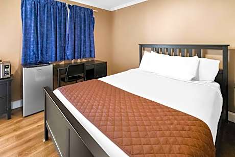 1 Queen Bed Non-Smoking