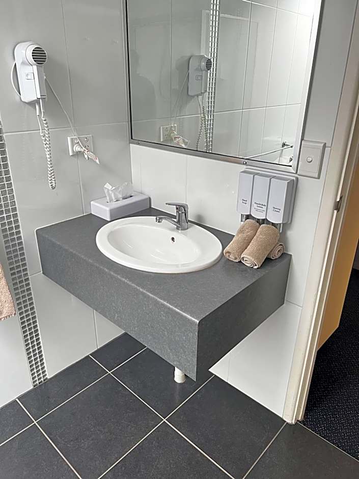 Y Motels Gympie