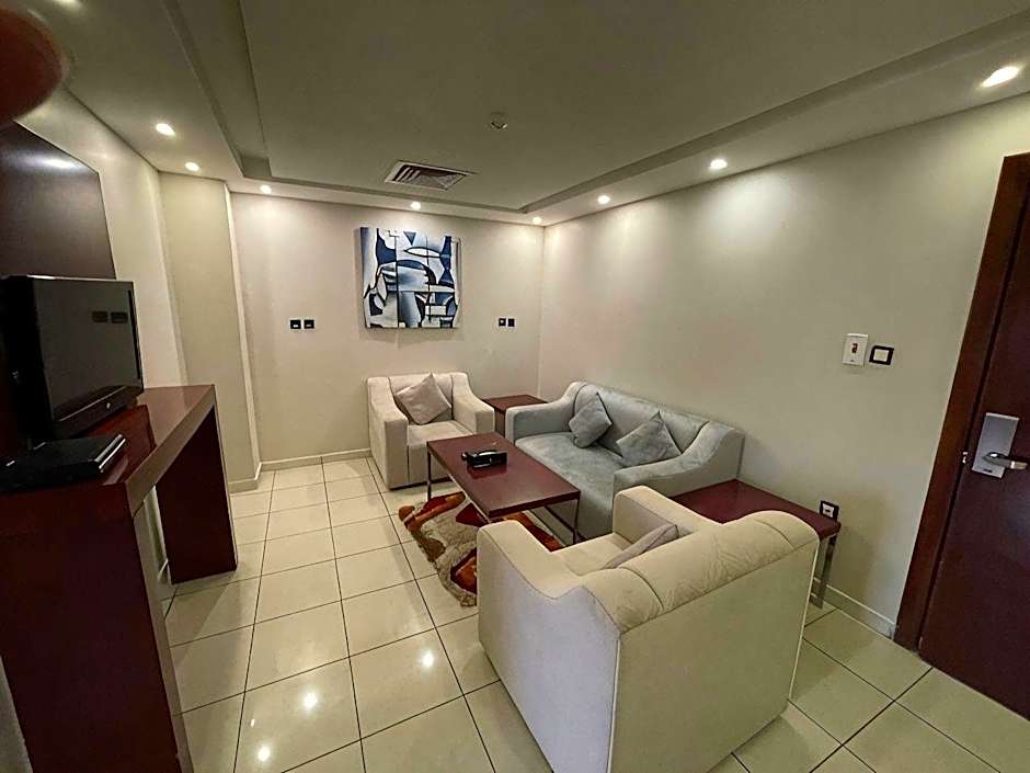 Raoum Inn Hail
