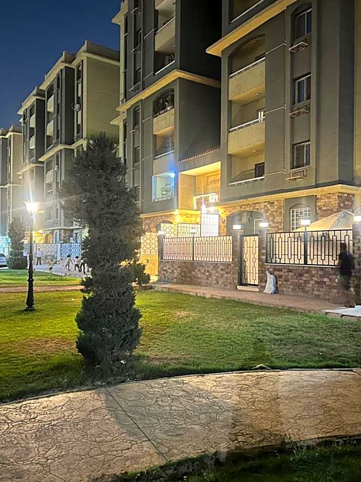 شقه مفروشه ارضي بحديقه خاصه apartment in Cairo