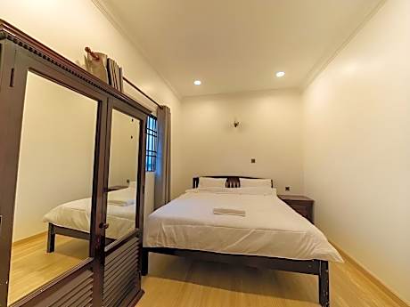 Deluxe King Room without Balcony