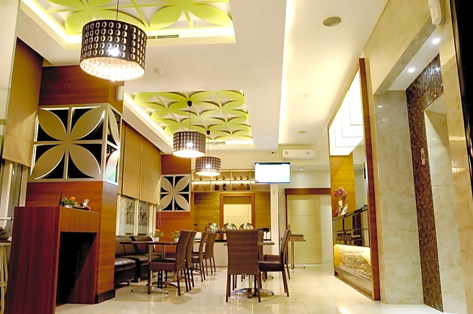 Biz Boulevard Hotel