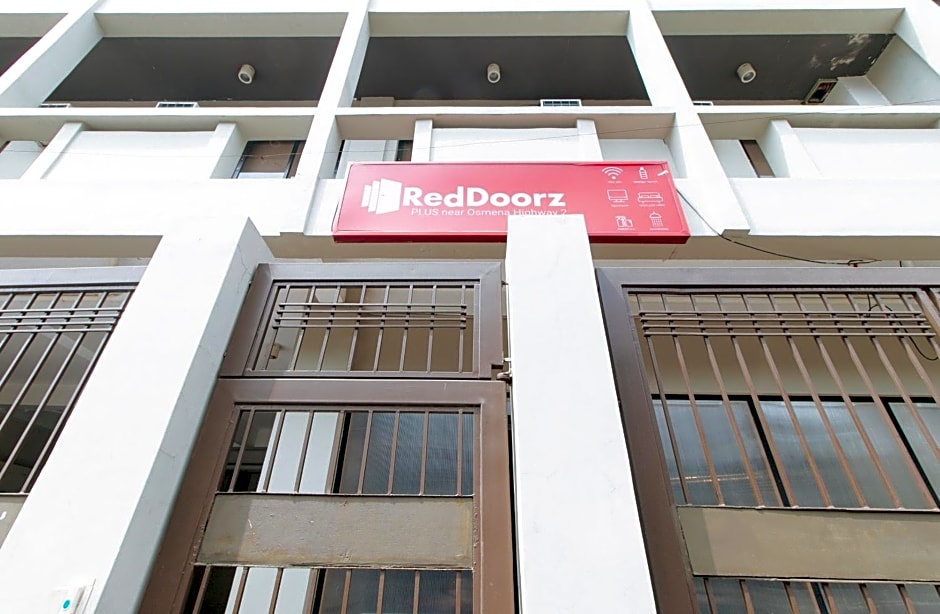 RedDoorz Plus near Osmena Highway 2