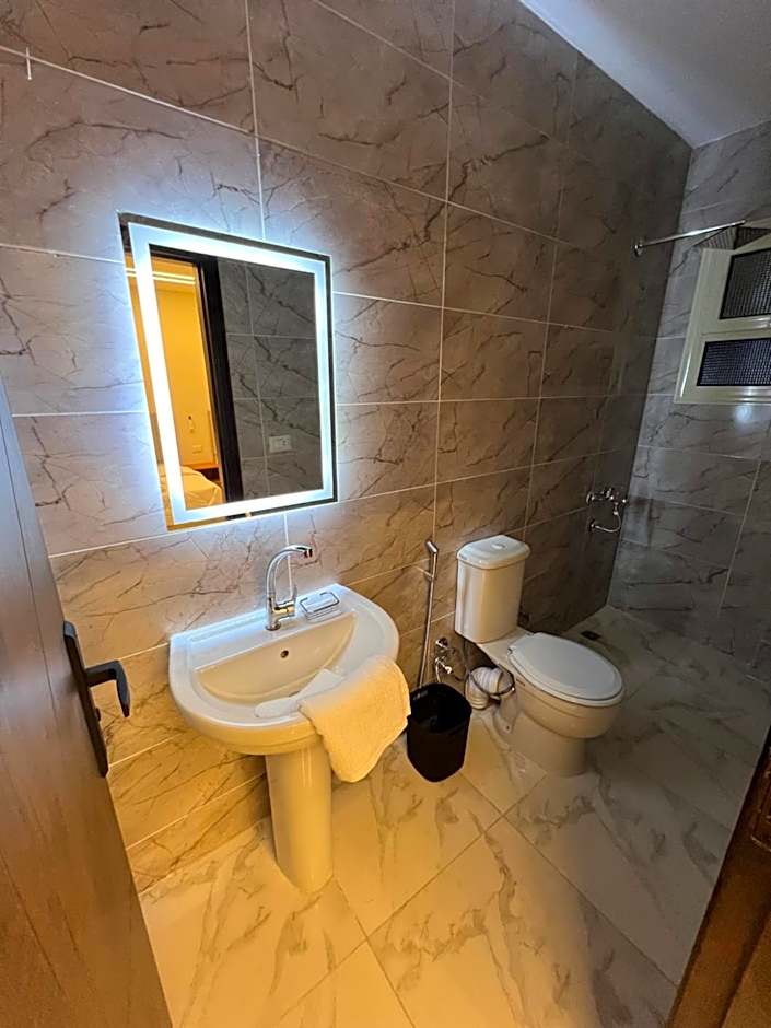 Imperial Pyramids View Inn