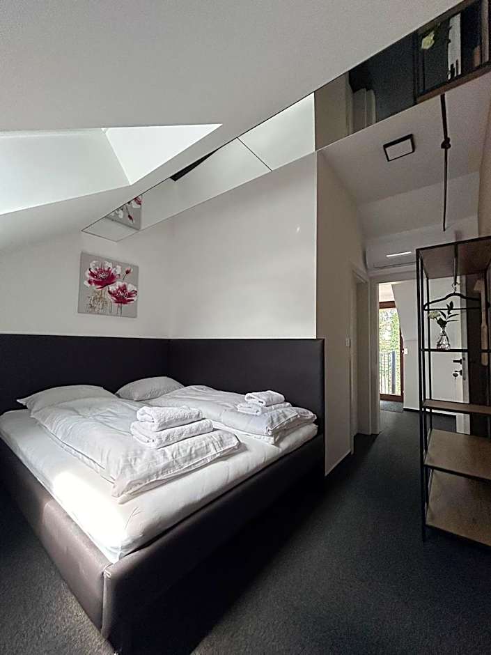 Golden Golem hotel & Spa