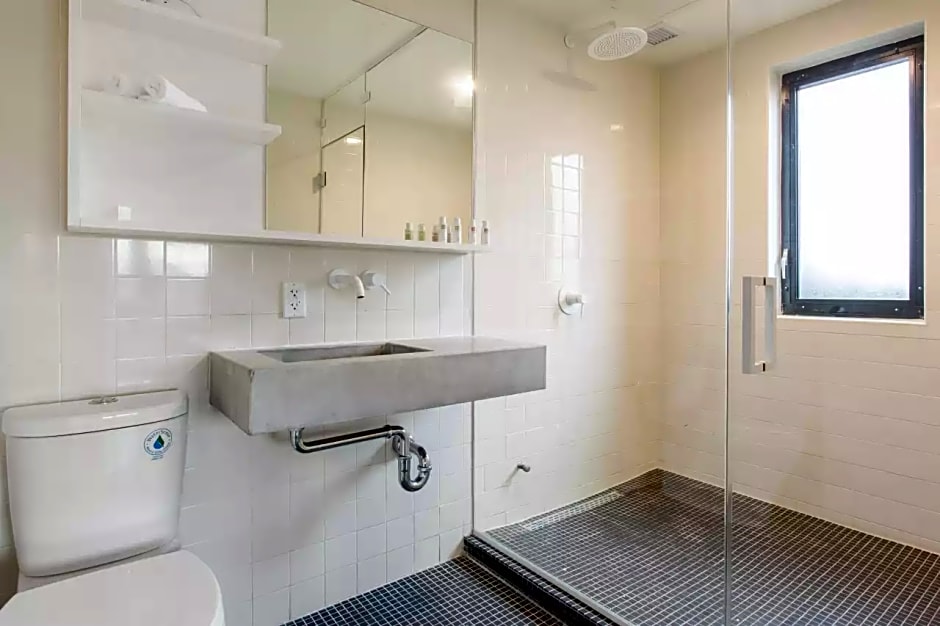 Gowanus Inn & Yard Hotel