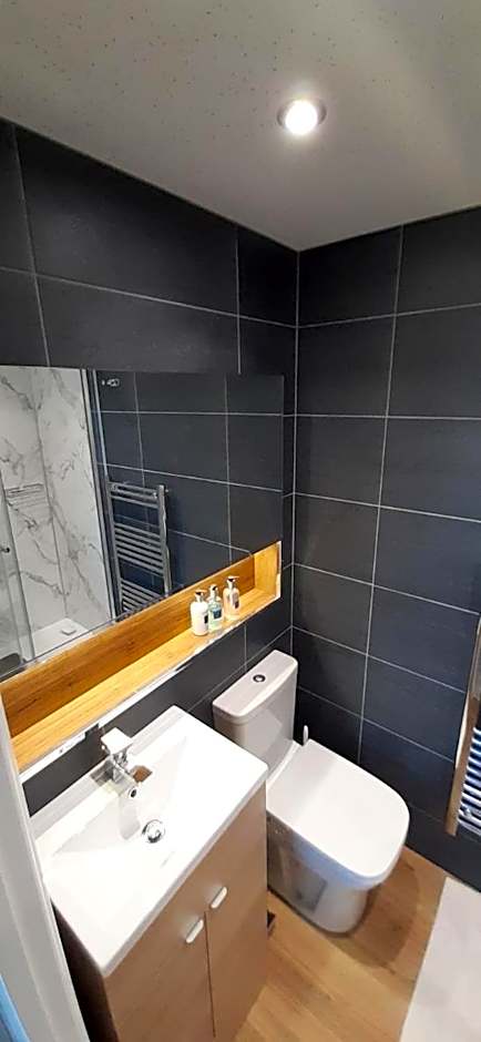 Lakeside Country Guest House