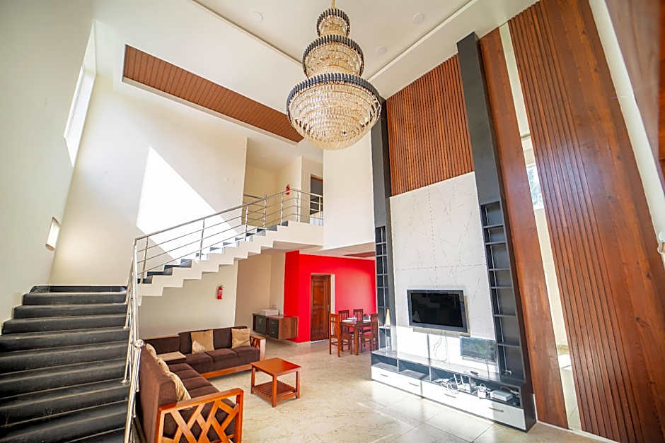 Queen's Hotel Mount garden Kodaikanal