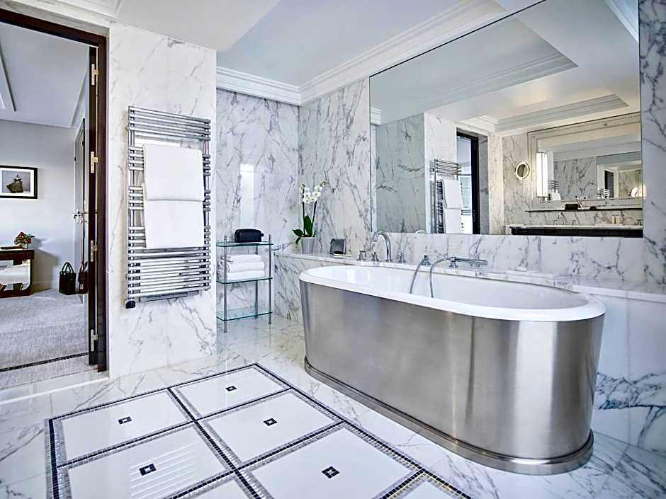 Hotel Plaza Athenee - Dorchester Collection