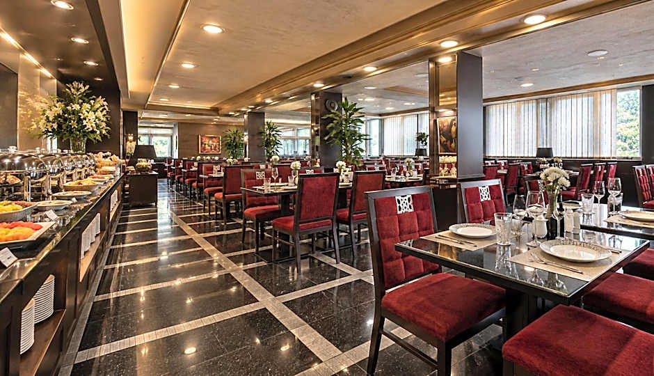 Prezident Hotel Novi Sad - Outdoor Pool & Spa