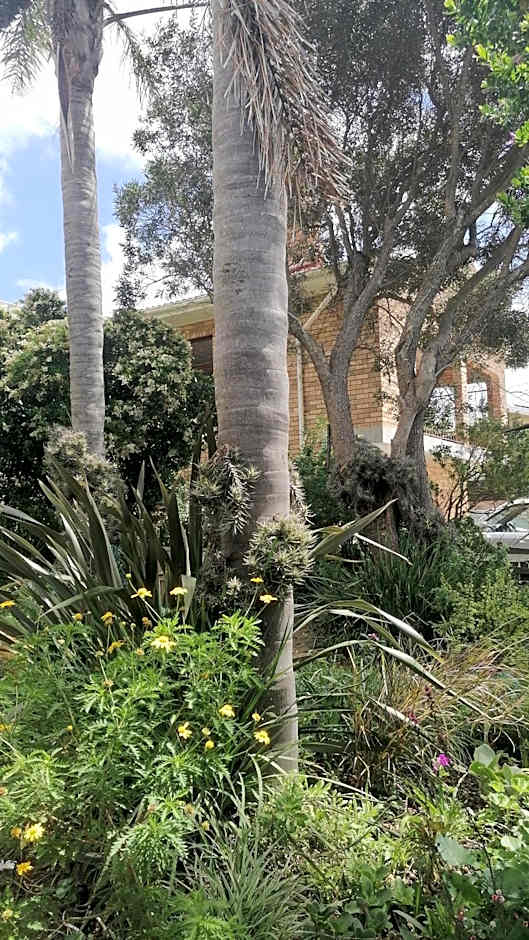 A1 Kynaston Guest House bed and breakfast or self catering