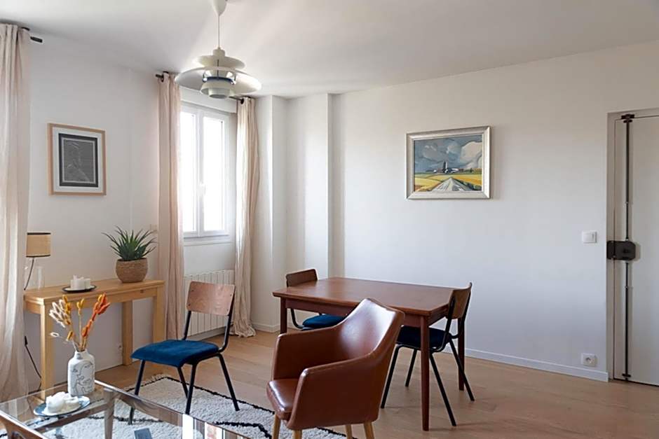 Charming 35m near Paris