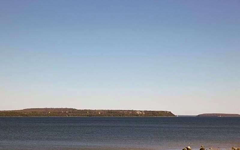 Bavarian Haus Lakefront Inn