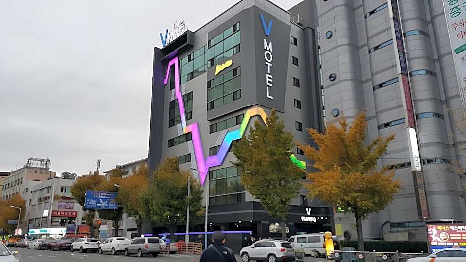 V Hotel