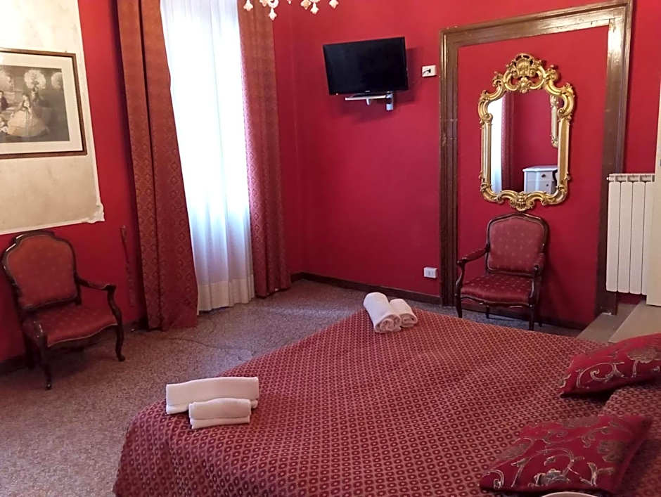 Palazzo Lion Morosini - Check in presso Locanda Ai Santi Apostoli