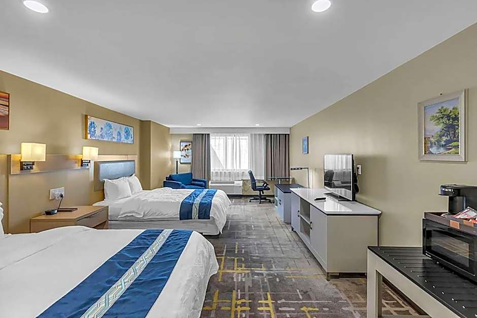 Baymont by Wyndham Kansas City North