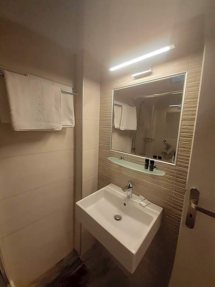 Hotel 3 Adelfia