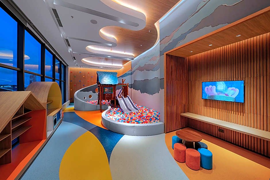 Citadines Marina Halong