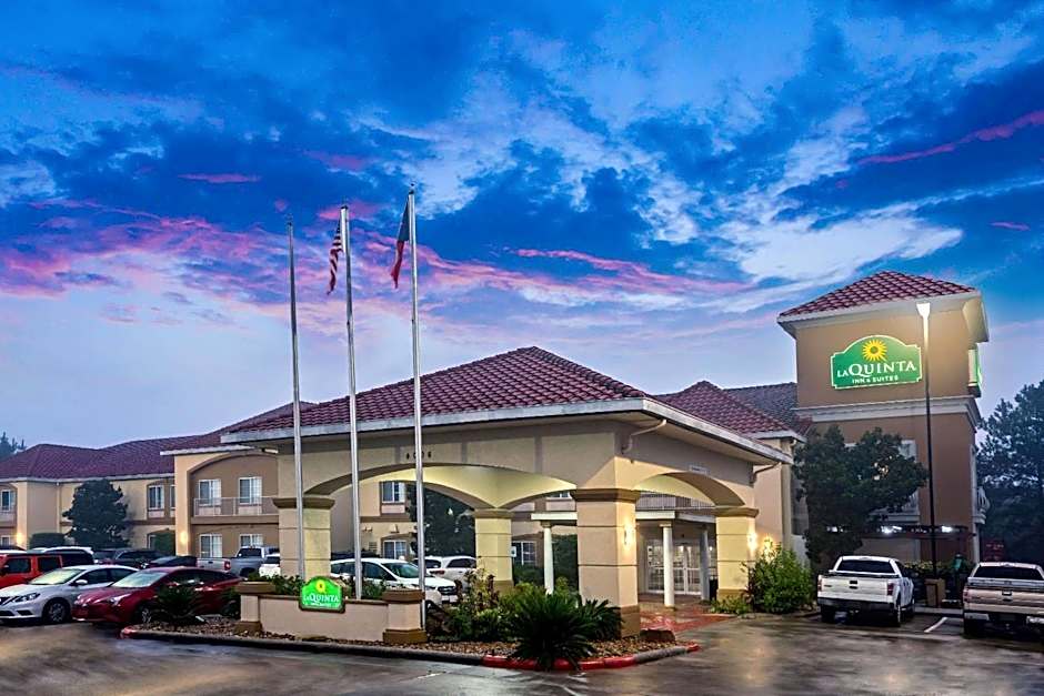La Quinta Inn & Suites by Wyndham Conroe