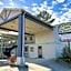 Garden Inn & Suites