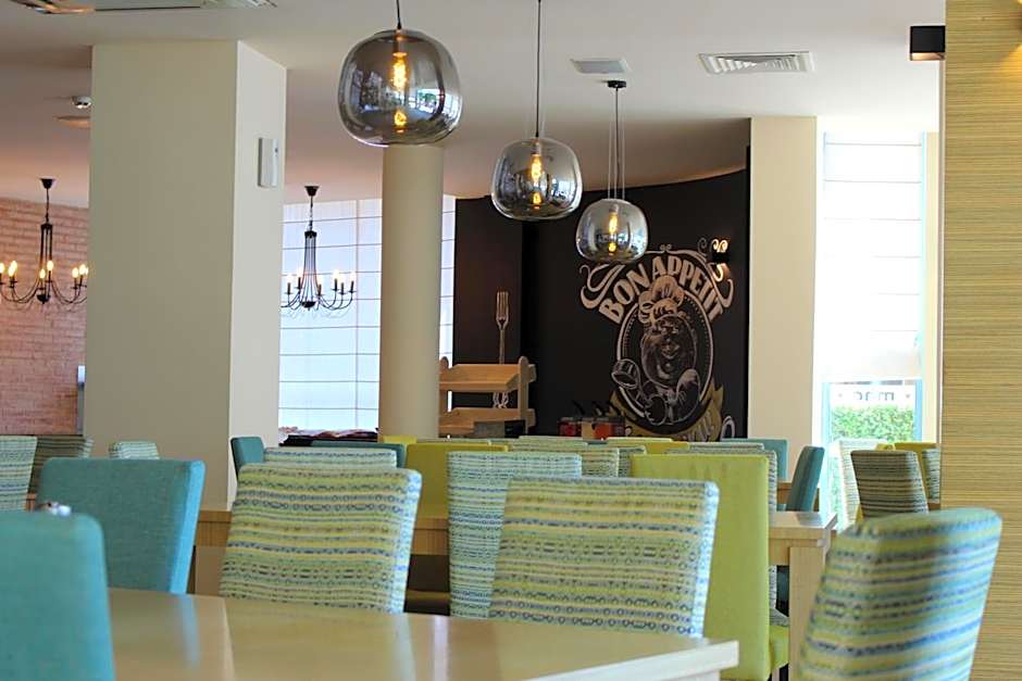 Aparthotel Marina Holiday Club - All Inclusive & Free Parking