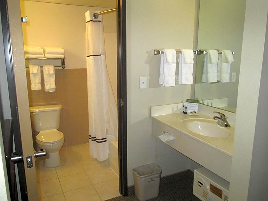 AmericInn by Wyndham Charlevoix