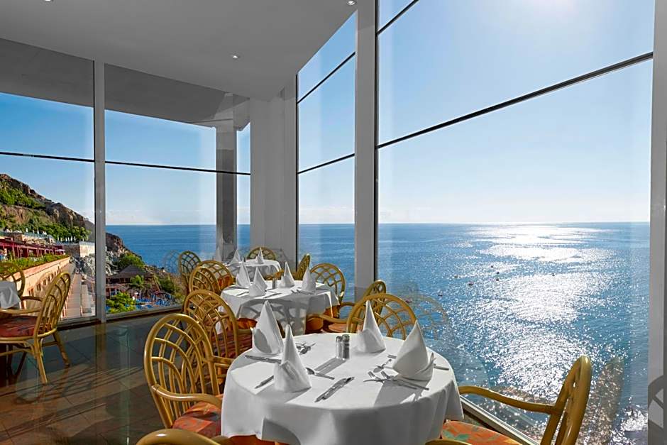 Mogan Princess & Beach Club