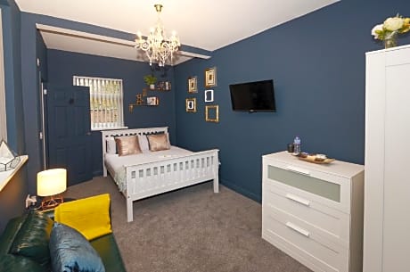 Townhouse PLUS @ 301 West Street Crewe