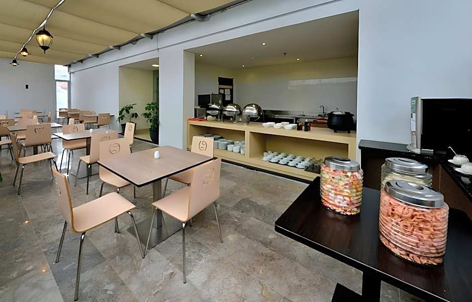 Zodiak At Asia Afrika Hotel