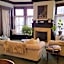 The Kings Throne Inn and Guest House