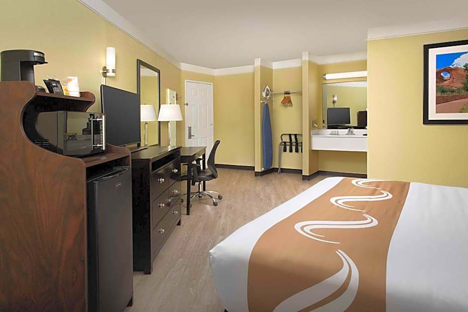 Quality Inn & Suites Gallup I-40 Exit 20
