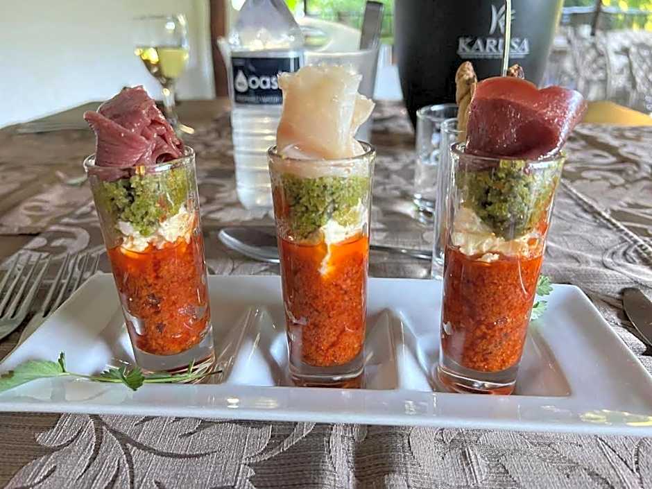 Old Mill Lodge, Seasonal Working Ostrich Farm & Restaurant, Oudtshoorn
