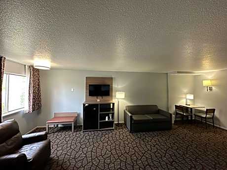 Suite with Two Queen Beds - Non-Smoking