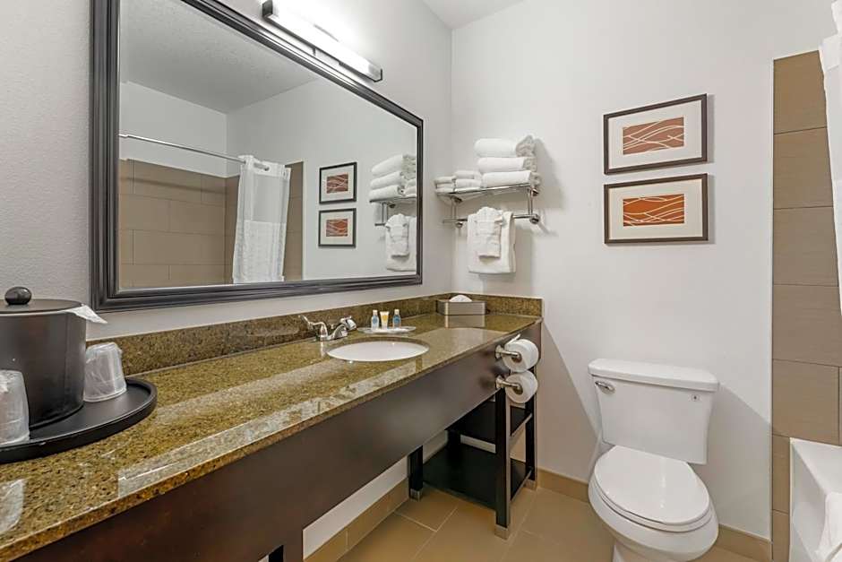 Comfort Suites Near Vancouver Mall