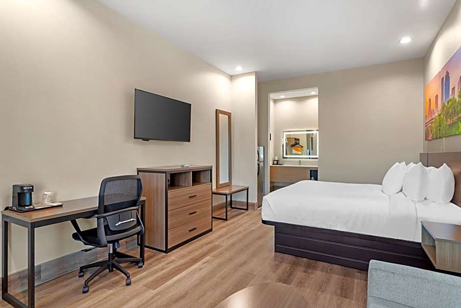 Clarion Pointe Spring - Houston North