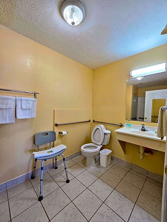 Garden Inn and Suites near Callaway Gardens Pine Mountain