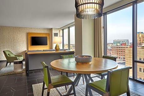 Skyline Suite