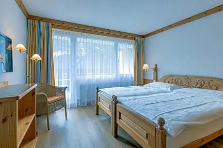 Suite with Eiger Mountain View