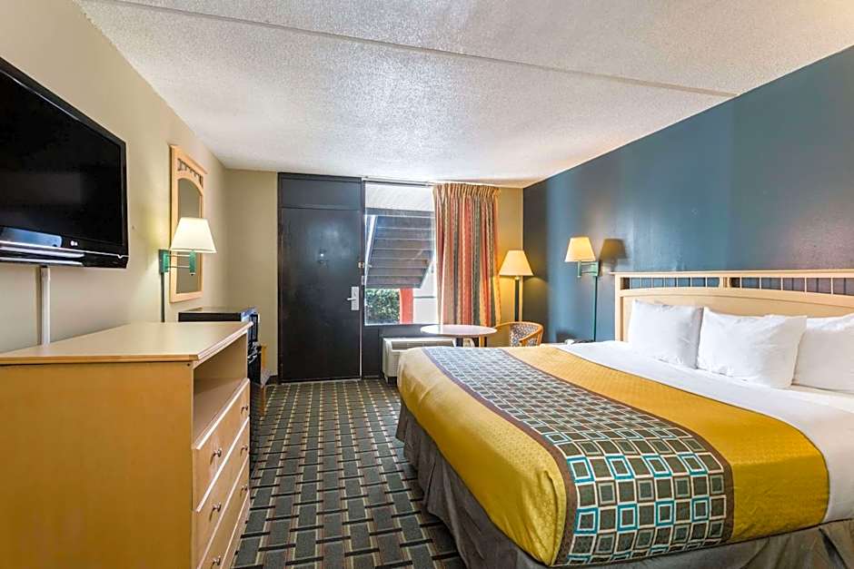 Travelodge by Wyndham Savannah Area/Richmond Hill