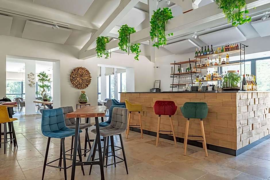 Domaine Ribiera, Hotel 5 Etoiles, SPA & Golf - Forcalquier