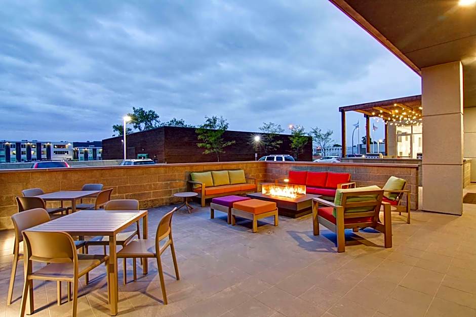 Home2 Suites by Hilton Montreal Dorval, QC