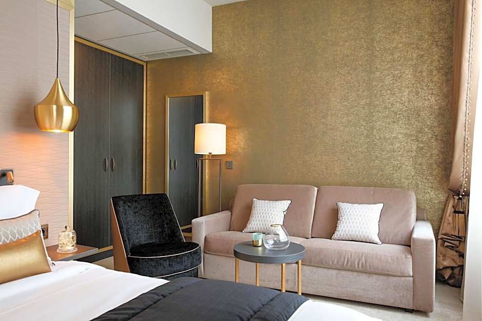 Niepce Paris, Curio Collection By Hilton