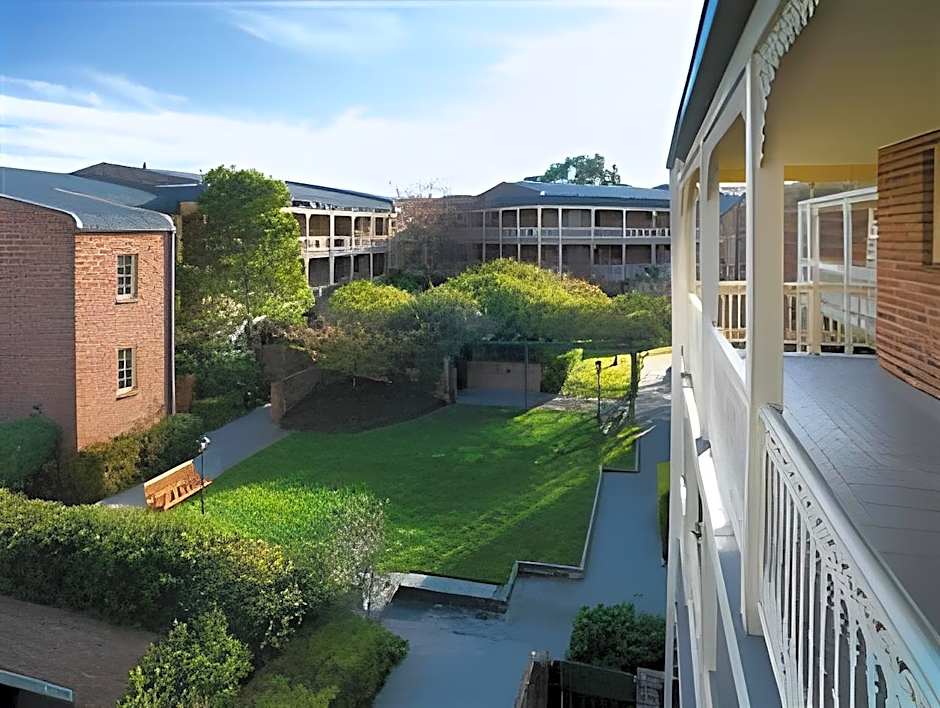 Adina Serviced Apartments Canberra Kingston