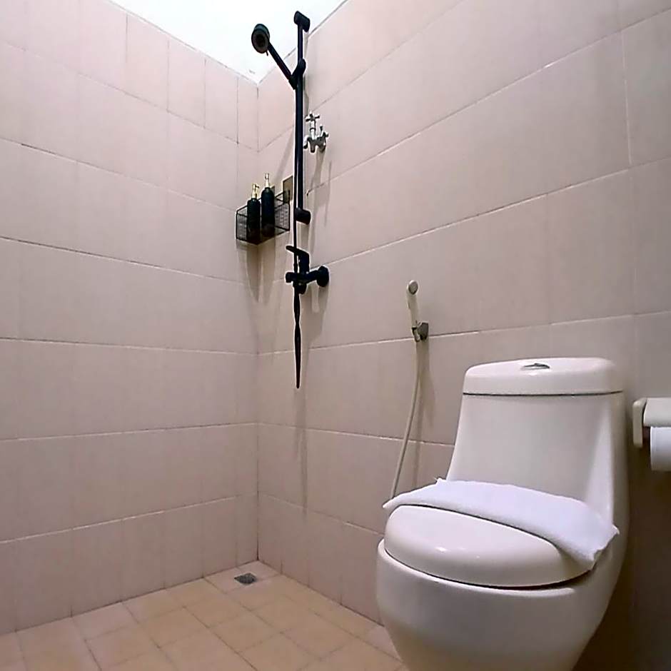 Kenewae Living Near Alun-alun Wonosari Mitra RedDoorz